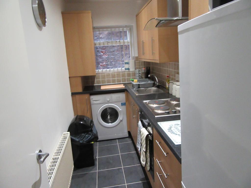 No 1 - Large 1 Bed Near Sefton Park And Lark Lane Liverpool