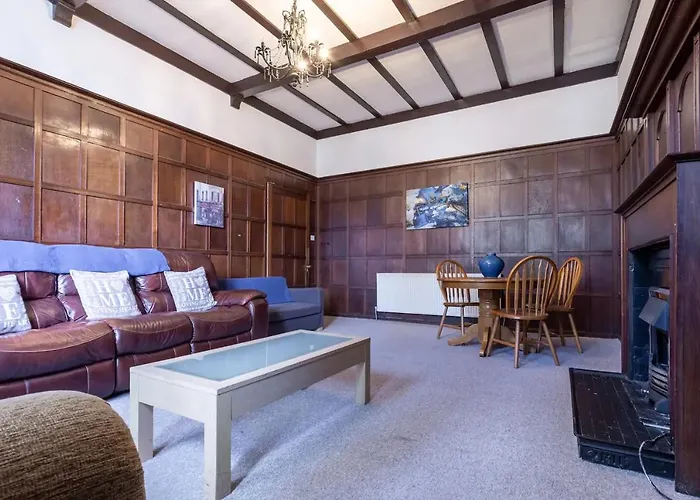 No 1 - Large 1 Bed Near Sefton Park And Lark Lane