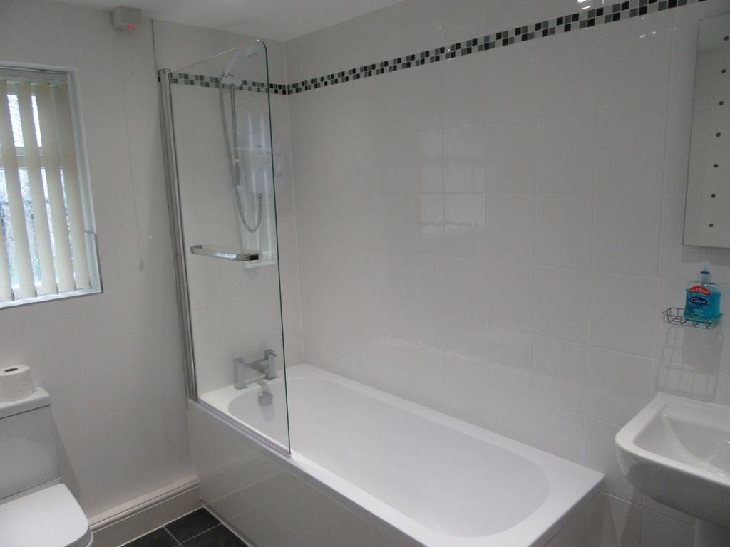 No 1 - Large 1 Bed Near Sefton Park And Lark Lane Apartment *